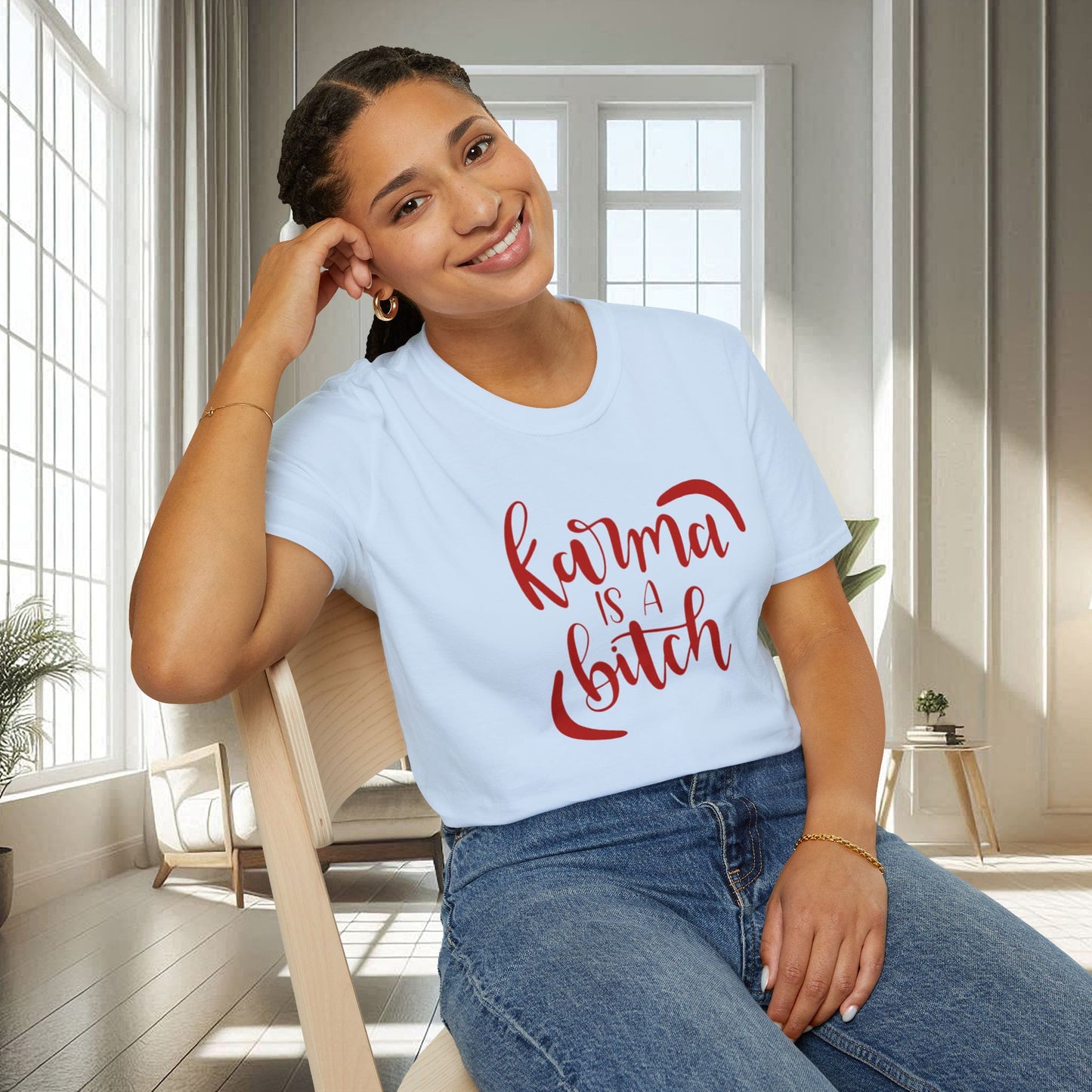 Karma est une garce | T-shirt doux unisexe