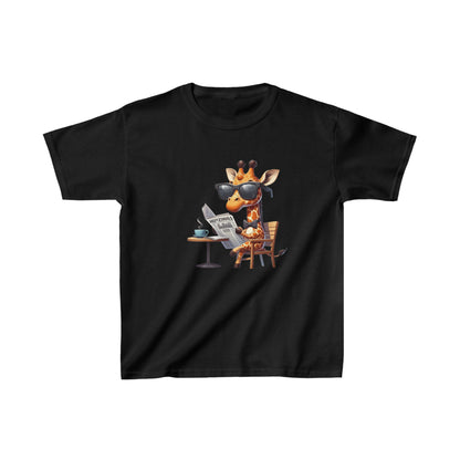 Giraffe reading newspaper | Kids Heavy Cotton™ Tee