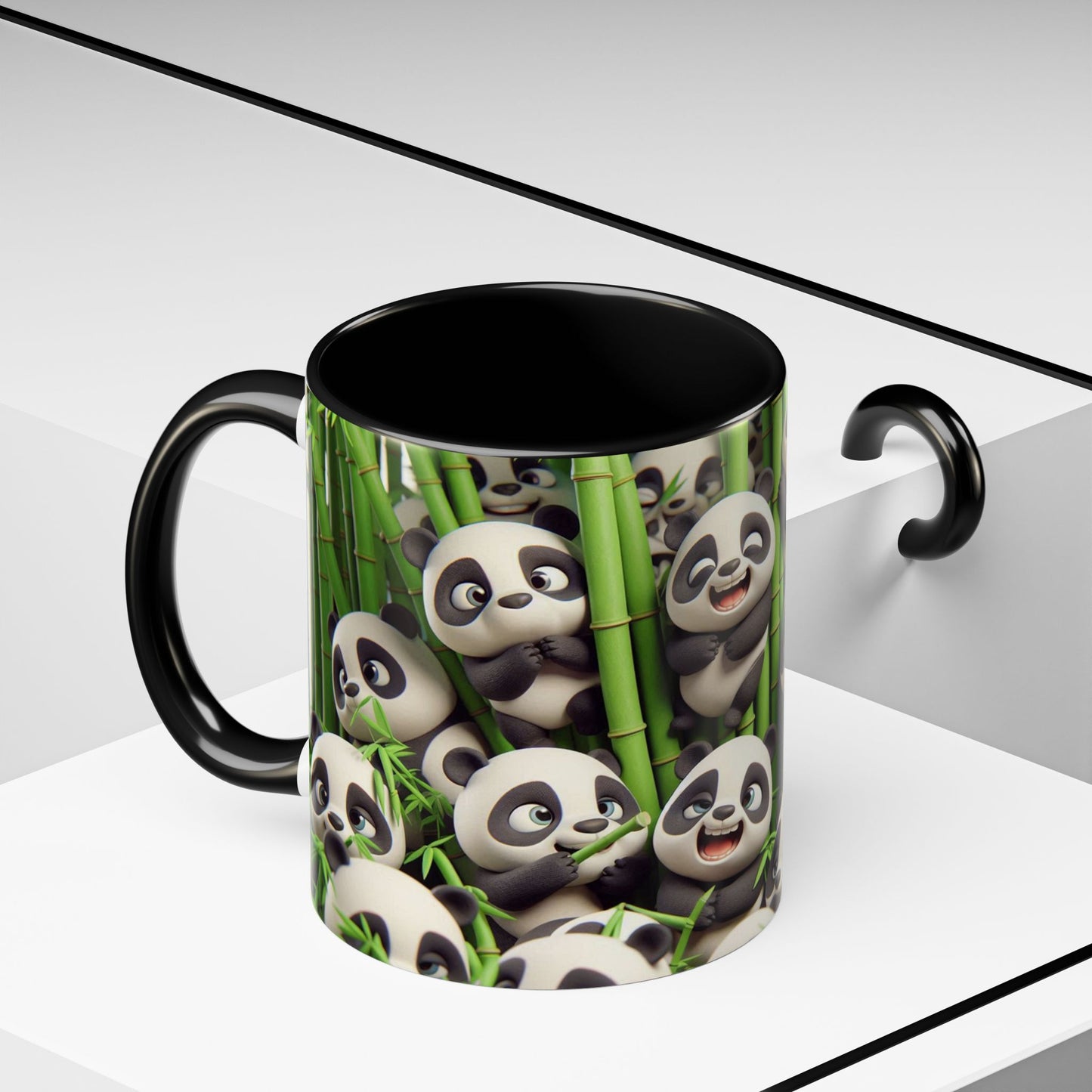 Pandas ludiques avec du bambou | Tasse à café Accent (11 oz)