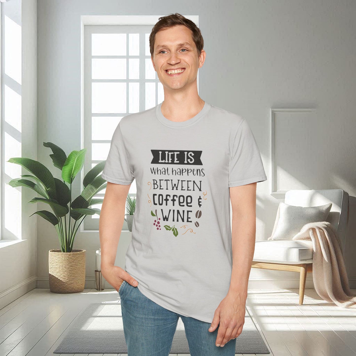 La vida es lo que pasa entre café y vino | Camiseta unisex suave