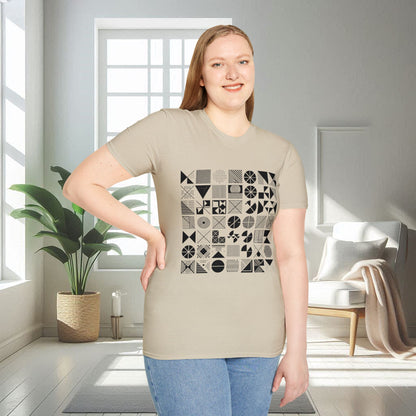 Camiseta unisex suave con diseño geométrico negro