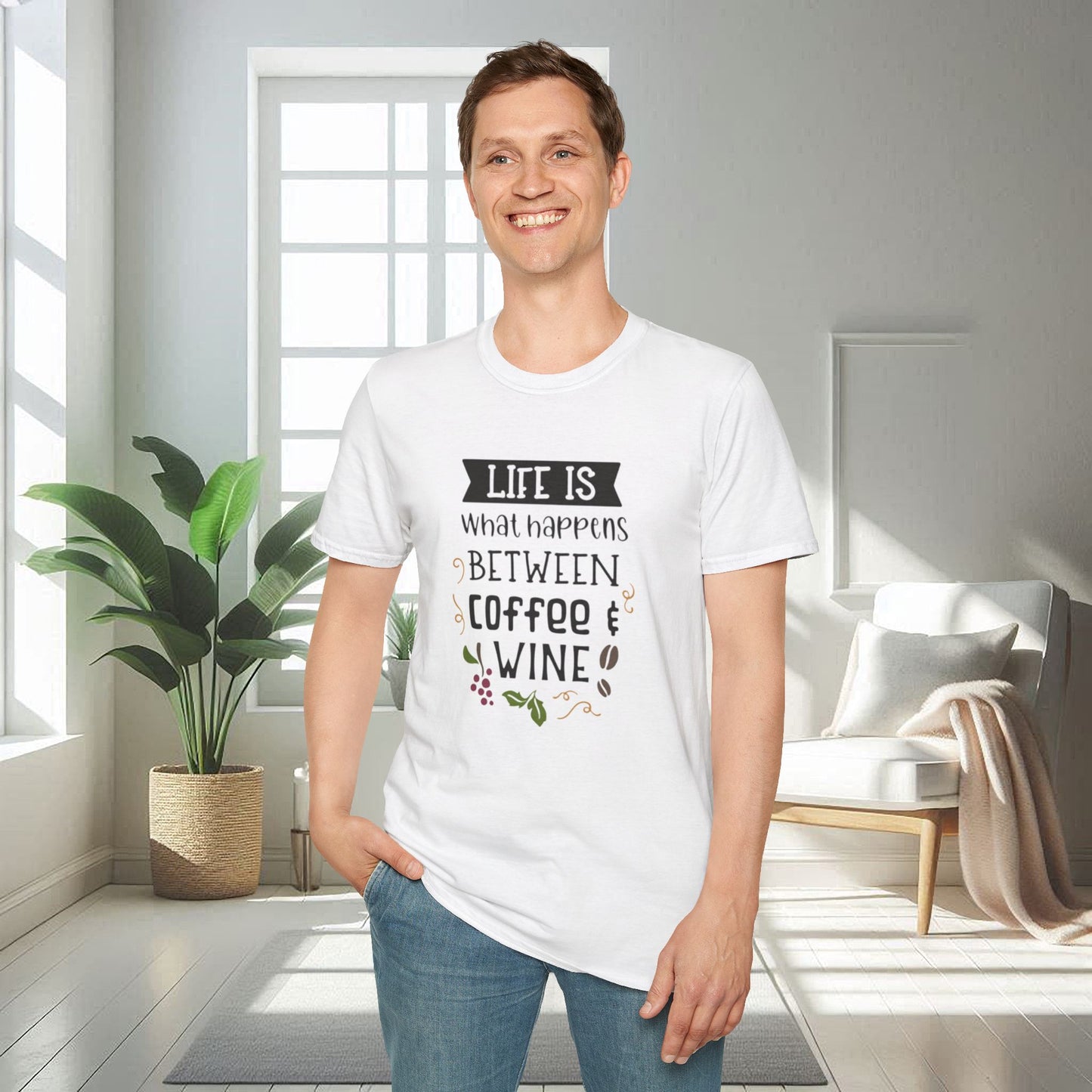 La vida es lo que pasa entre café y vino | Camiseta unisex suave