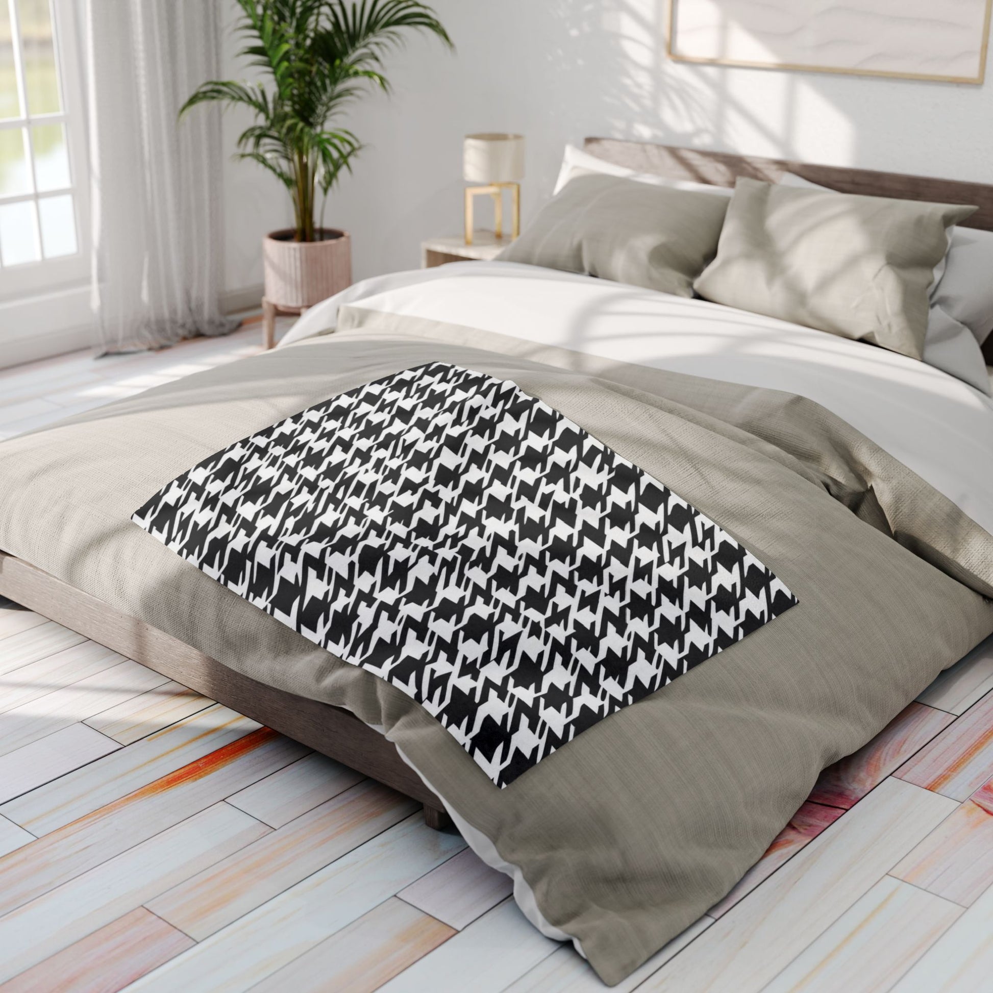 Houndstooth Pattern | Arctic Fleece Blanket