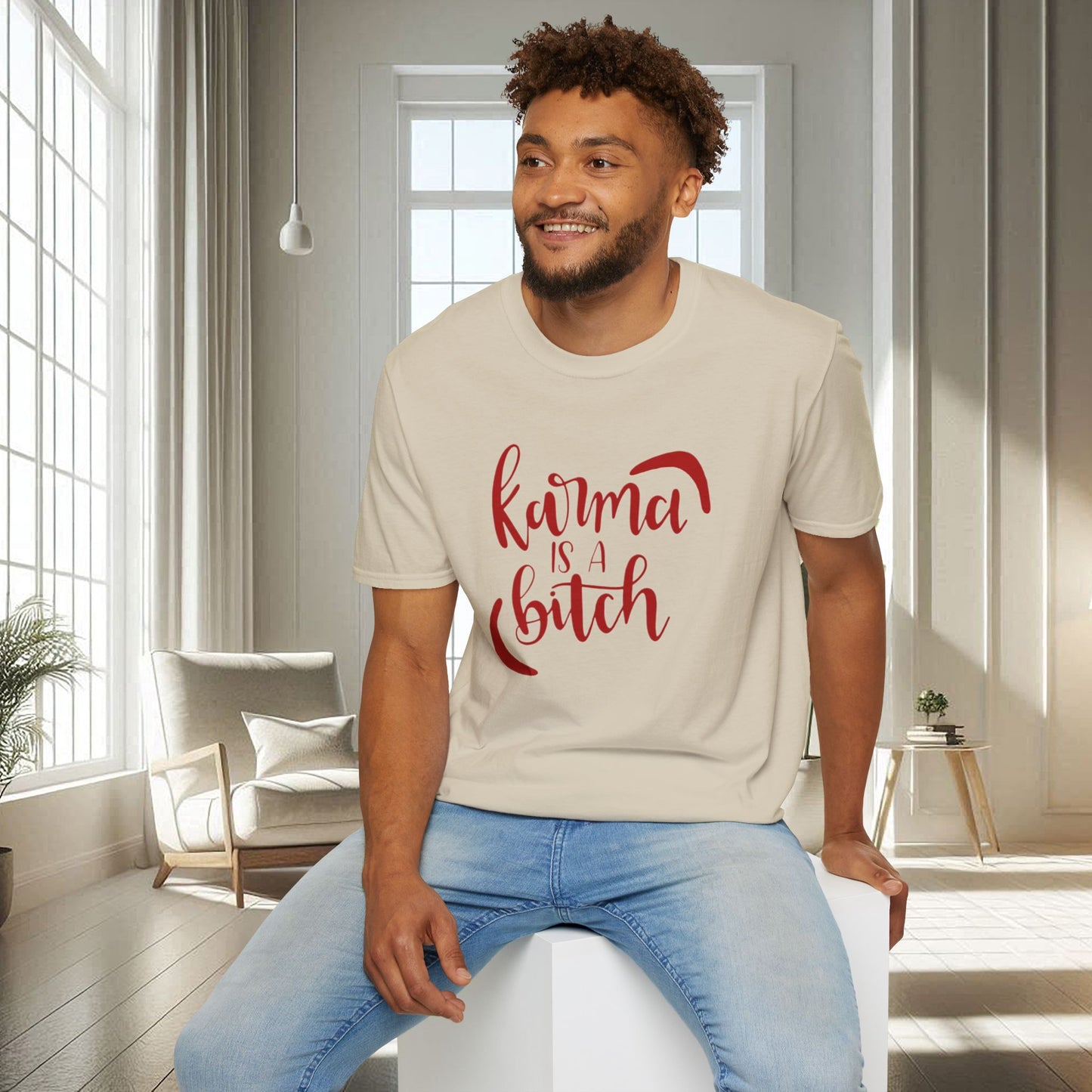 Karma est une garce | T-shirt doux unisexe